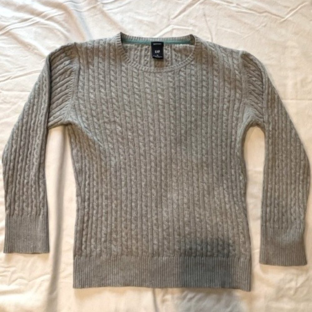 GAP GRAY SWEATER SIZE M